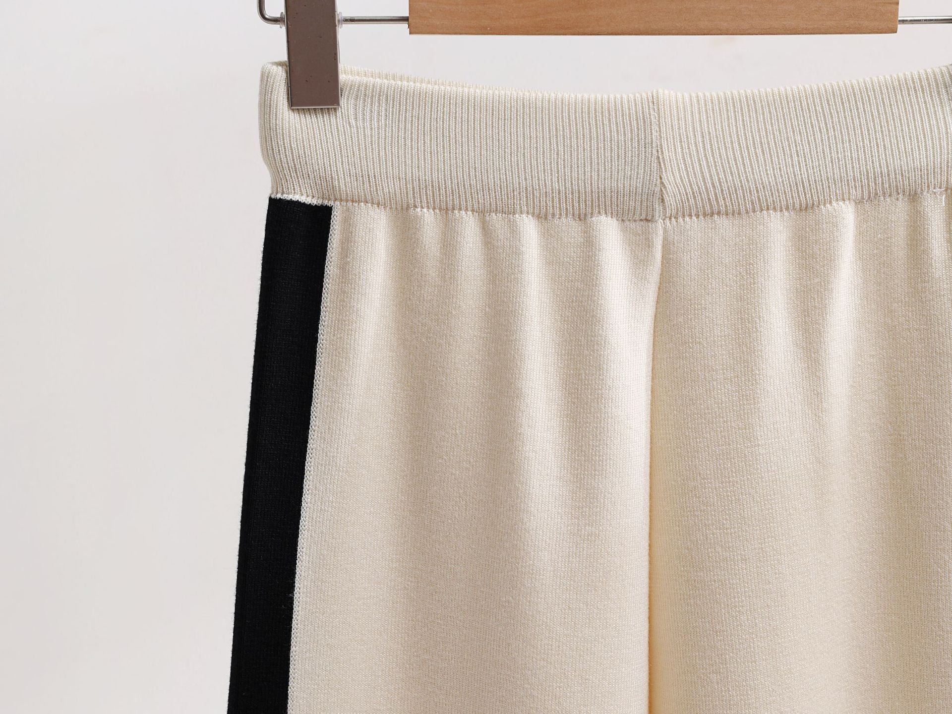 Zweiteiliges Herbst-Set aus gestrickten Hosen mit weitem Bein für Damen