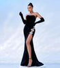 Abendkleid mit Ausschnitt, Brustwickel und hüfthoher Gabel