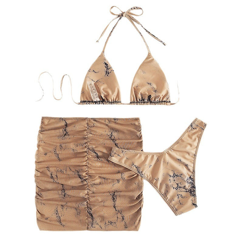 Dreiteiliger Bikini mit Schlitz