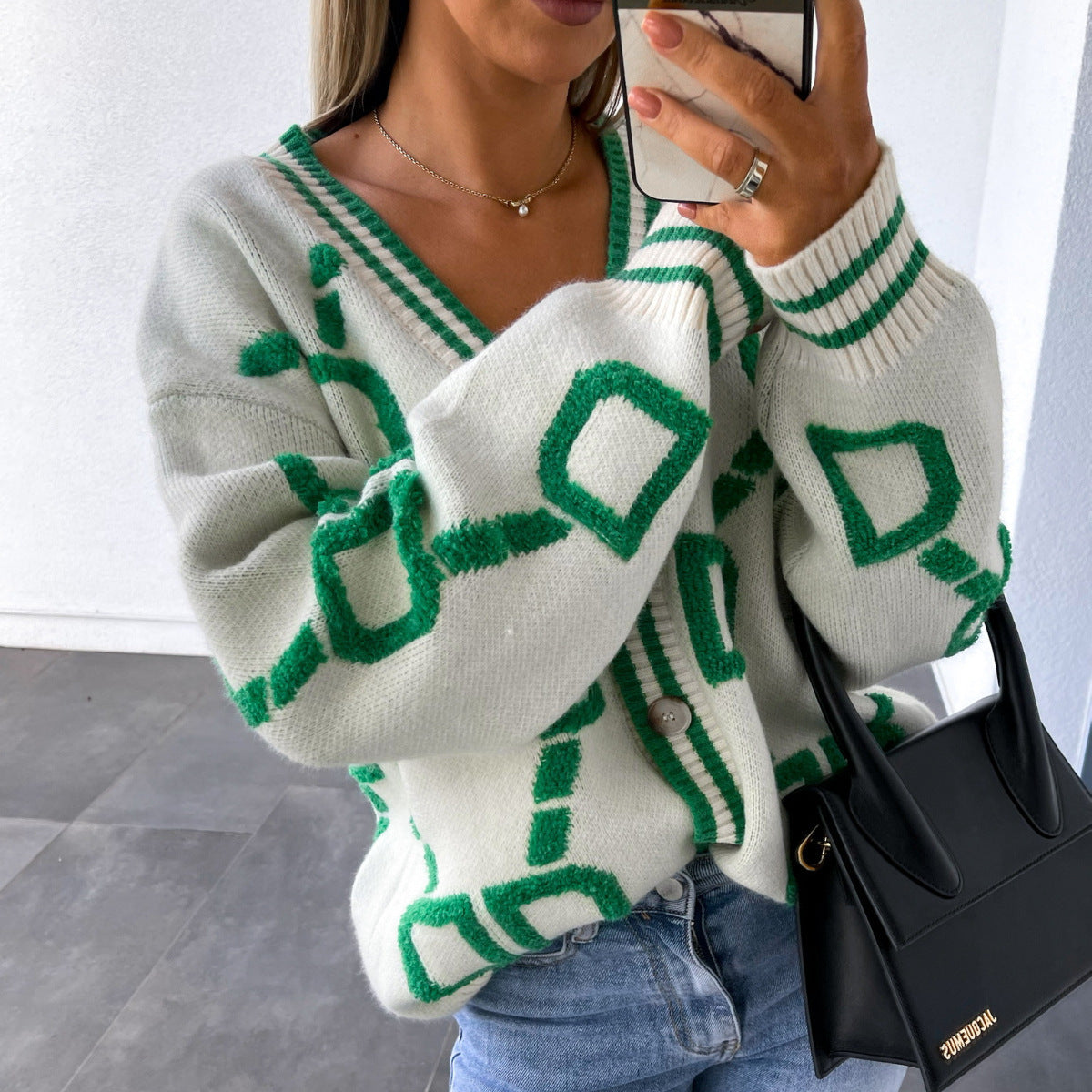 Lockere Strickjacke mit Fledermausärmeln