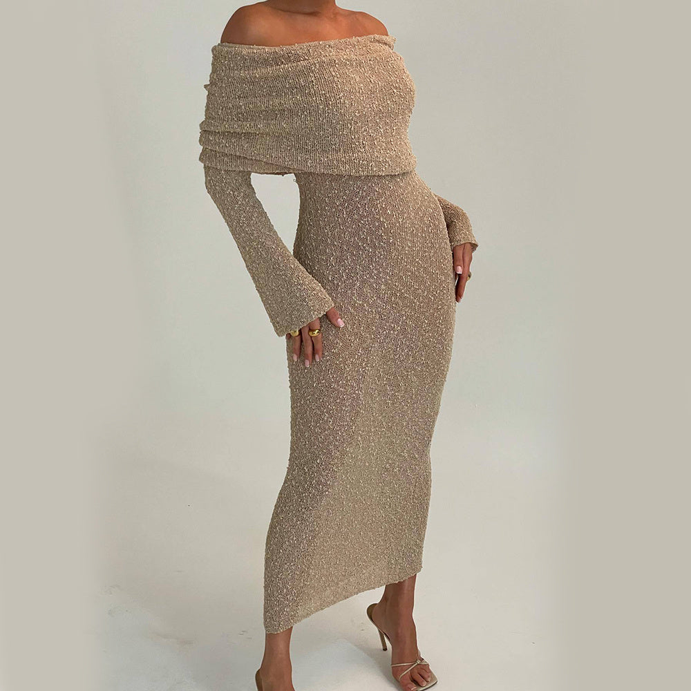 Gestricktes Kleid mit langen Ärmeln und One-Shoulder-Träger