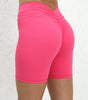 Enge Yoga-Shorts mit tiefem V-Ausschnitt und Falten an der Rückseite der Taille