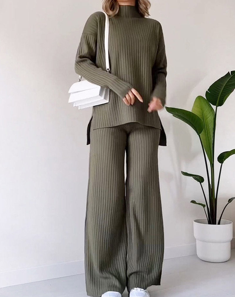 Loose-fit turtleneck knitted set with a long-sleeved top and straight trousers